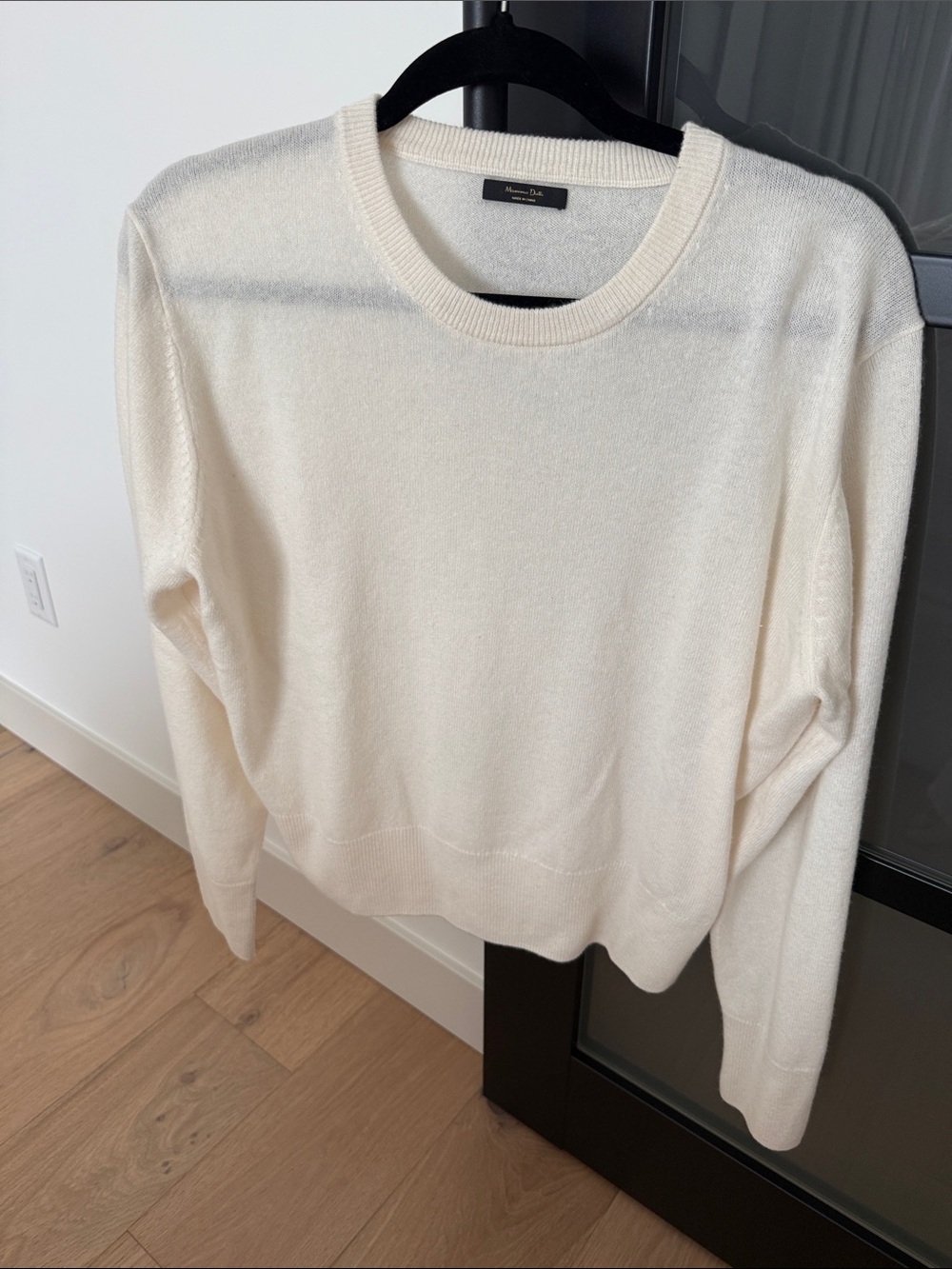 Massimo Dutti Cream Crewneck Sweater 95% wool 5% cashmere